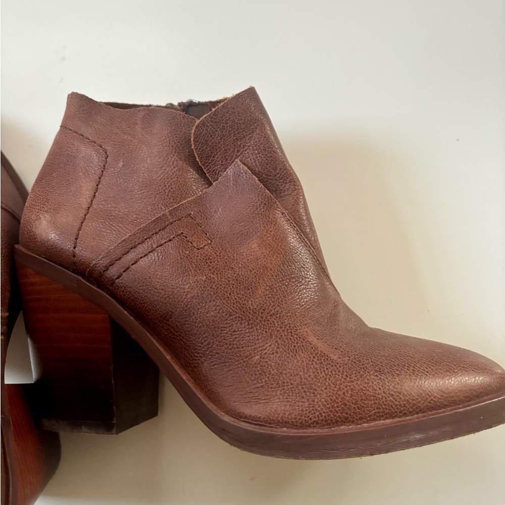 Kelsi Dagger Brown Ankle Boots with Chunky Heel and Side Zipper